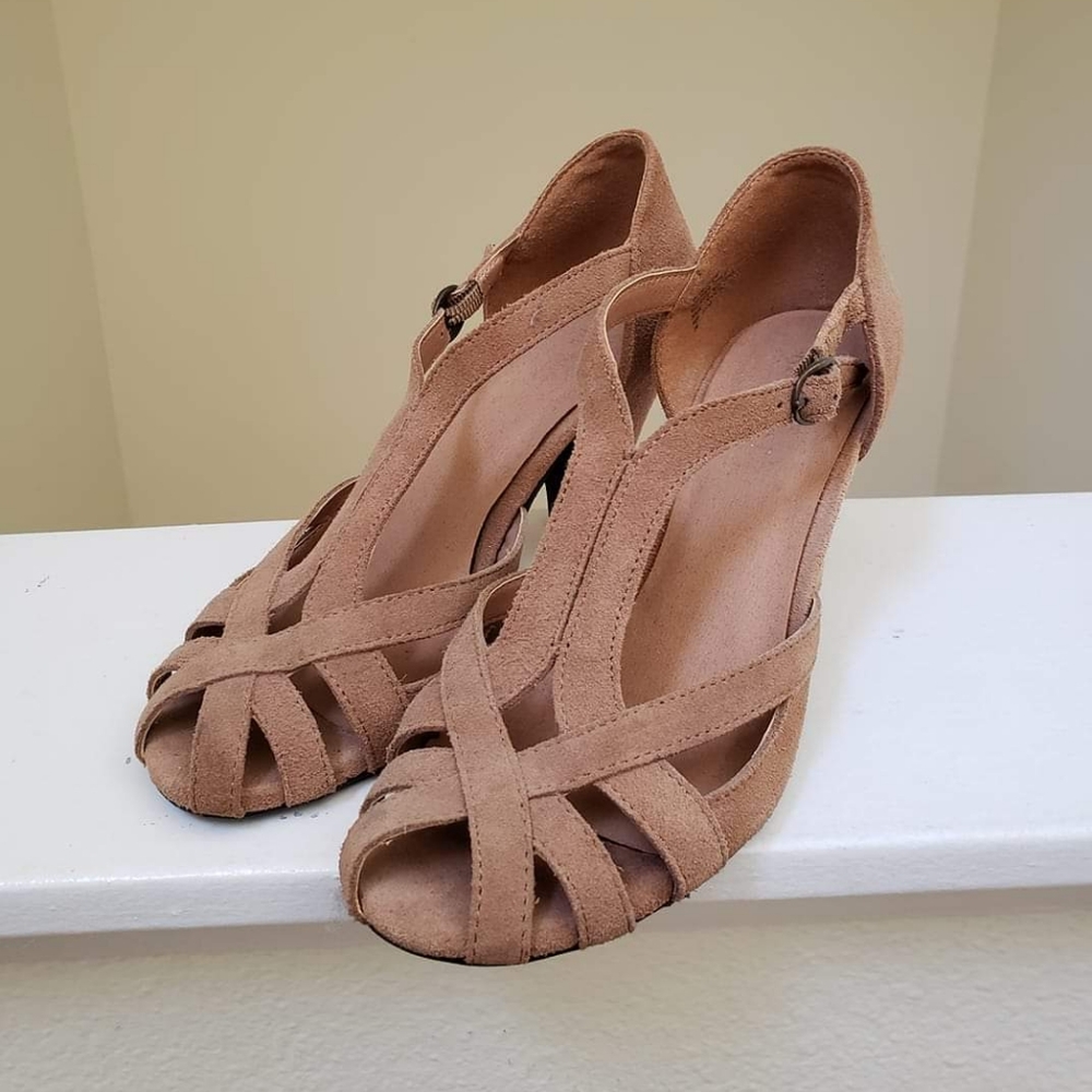 Nine West retro inspired chunky heel